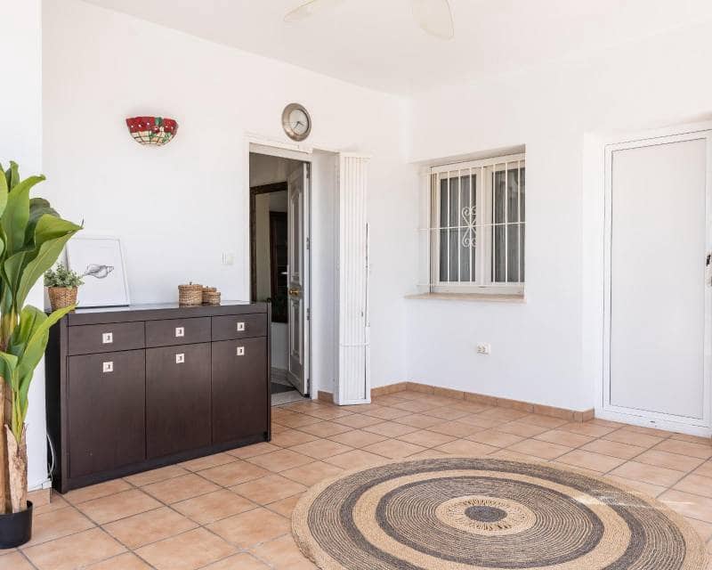 3 camera da letto Villa in vendita in Playa Flamenca con piscina garage - 560.000 € (Rif: 9999068)