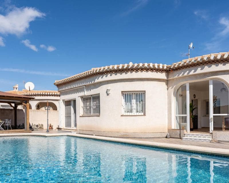 3 camera da letto Villa in vendita in Playa Flamenca con piscina garage - 560.000 € (Rif: 9999068)