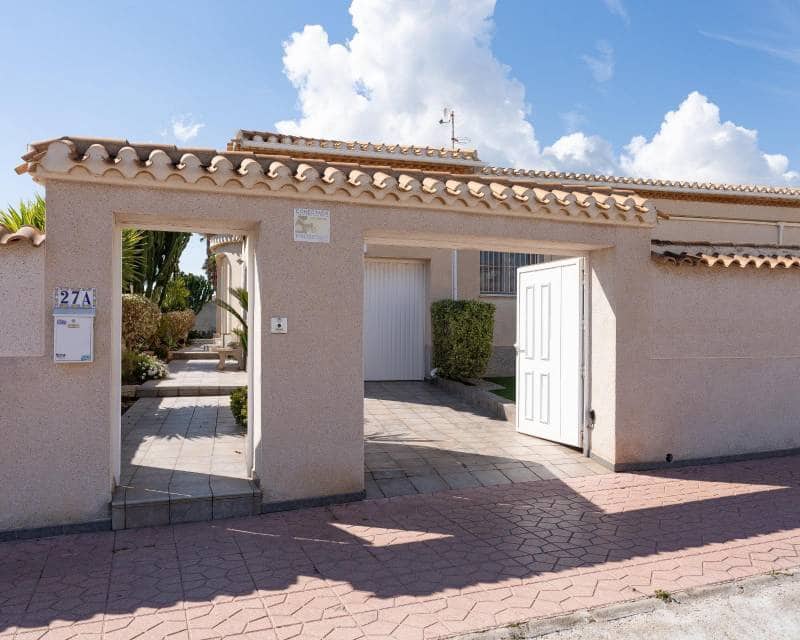 3 camera da letto Villa in vendita in Playa Flamenca con piscina garage - 560.000 € (Rif: 9999068)