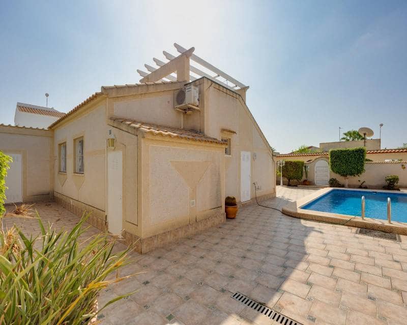 2 soverom Villa til salgs i La Florida med svømmebasseng - € 305 000 (Ref: 9999069)