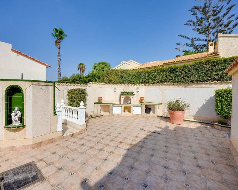 2 soverom Villa til salgs i La Florida med svømmebasseng - € 305 000 (Ref: 9999069)