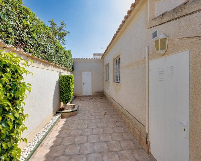 2 soverom Villa til salgs i La Florida med svømmebasseng - € 305 000 (Ref: 9999069)