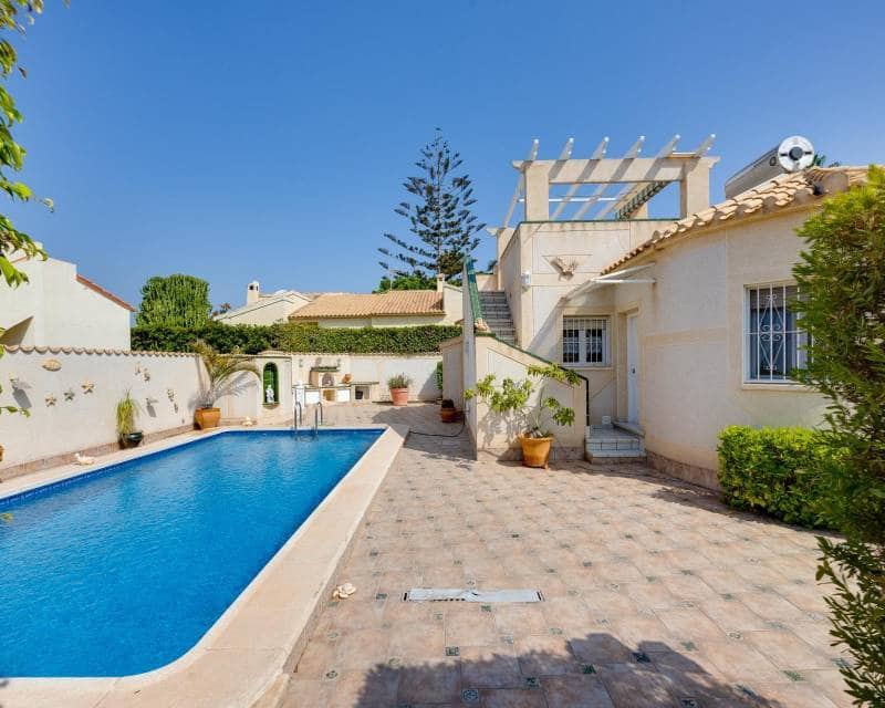 2 soverom Villa til salgs i La Florida med svømmebasseng - € 305 000 (Ref: 9999069)