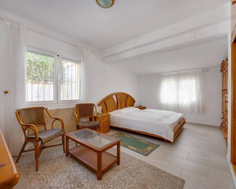 2 soverom Villa til salgs i La Florida med svømmebasseng - € 305 000 (Ref: 9999069)