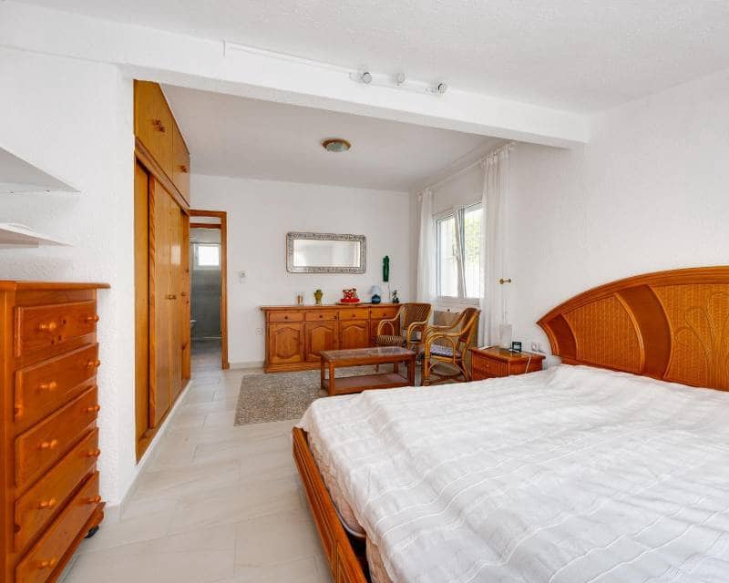 2 soverom Villa til salgs i La Florida med svømmebasseng - € 305 000 (Ref: 9999069)