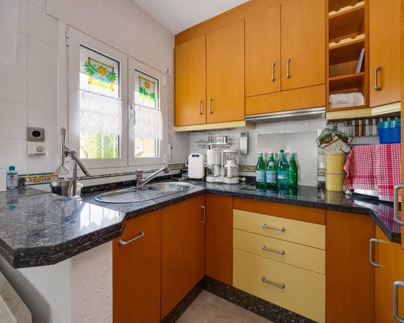 2 soverom Villa til salgs i La Florida med svømmebasseng - € 305 000 (Ref: 9999069)