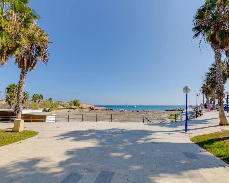 2 soverom Villa til salgs i La Florida med svømmebasseng - € 305 000 (Ref: 9999069)