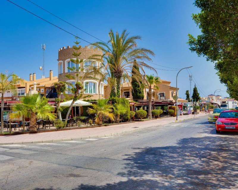 2 soverom Villa til salgs i La Florida med svømmebasseng - € 305 000 (Ref: 9999069)