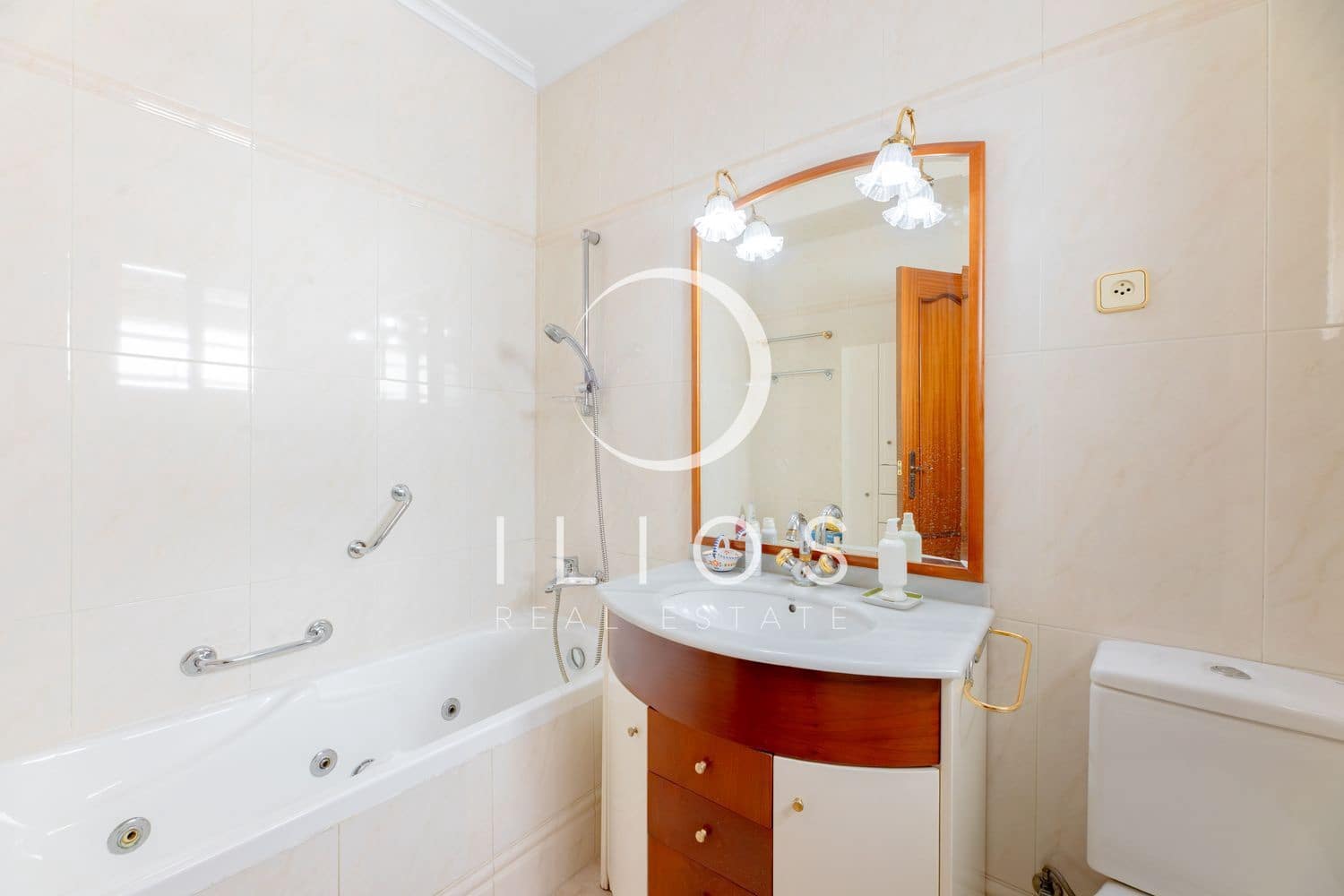 4 Zimmer Apartment zu verkaufen in Valencia Stadt mit Garage - 340.000 € (Ref: 10003619)