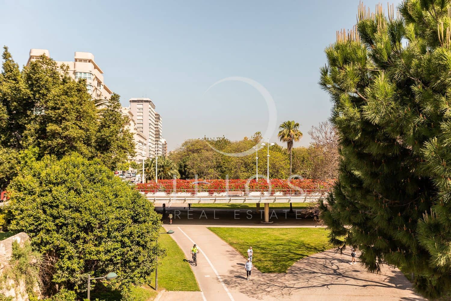 4 sypialnia Apartament na sprzedaż w Miasto Walencja z garażem - 340 000 € (Ref: 10003619)