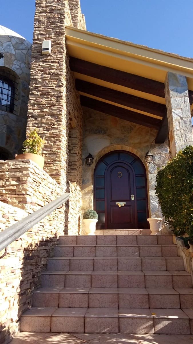 4 sovrum Villa till salu i Pucol med pool - 1 100 000 € (Ref: 7404384)