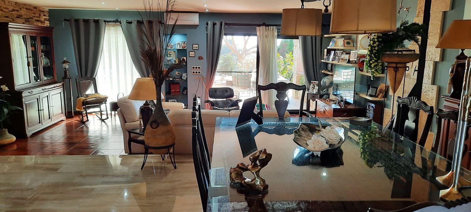 4 sovrum Villa till salu i Pucol med pool - 1 100 000 € (Ref: 7404384)