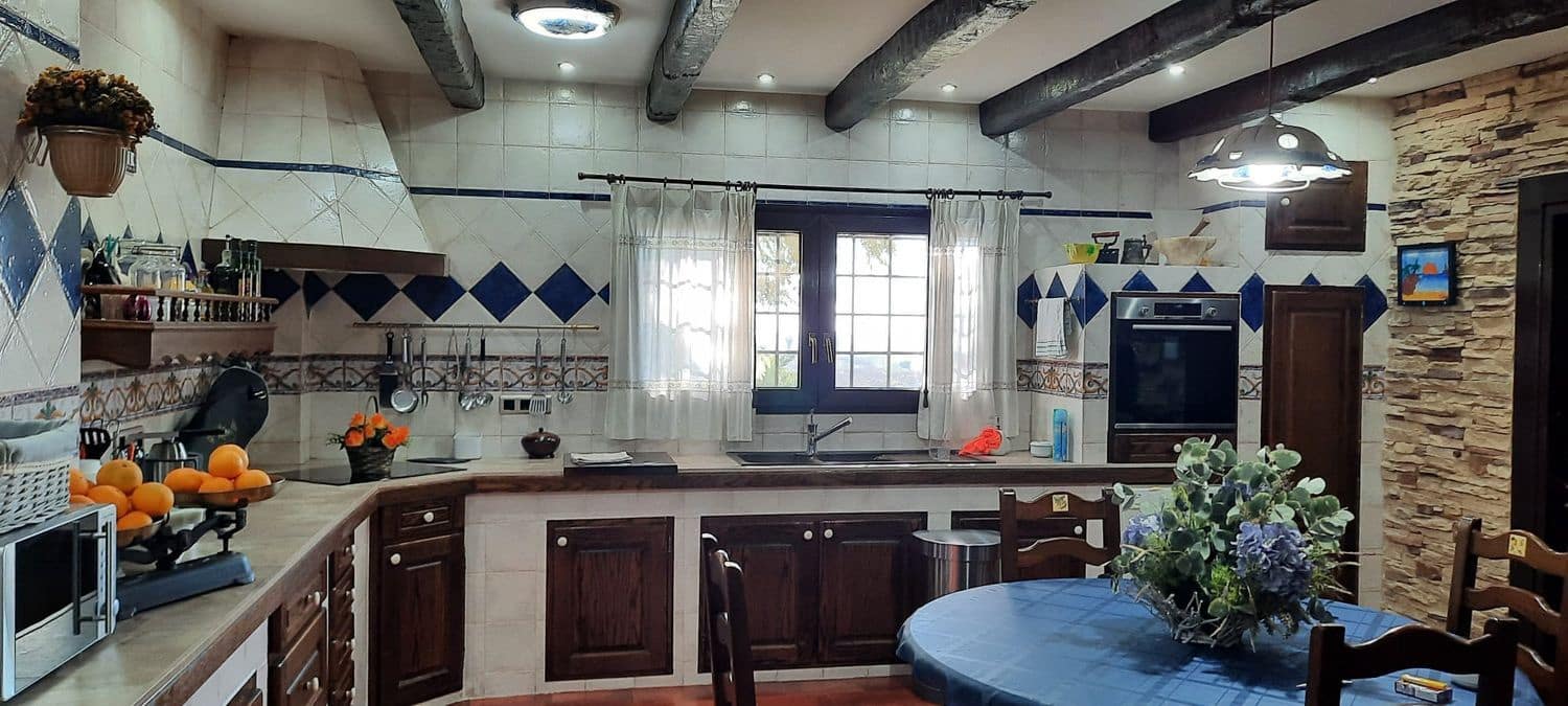 4 sovrum Villa till salu i Pucol med pool - 1 100 000 € (Ref: 7404384)