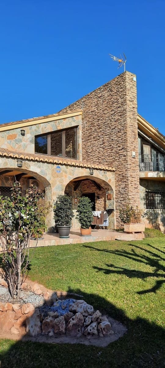 4 quarto Moradia para venda em Pucol com piscina garagem - 1 200 000 € (Ref: 7404384)