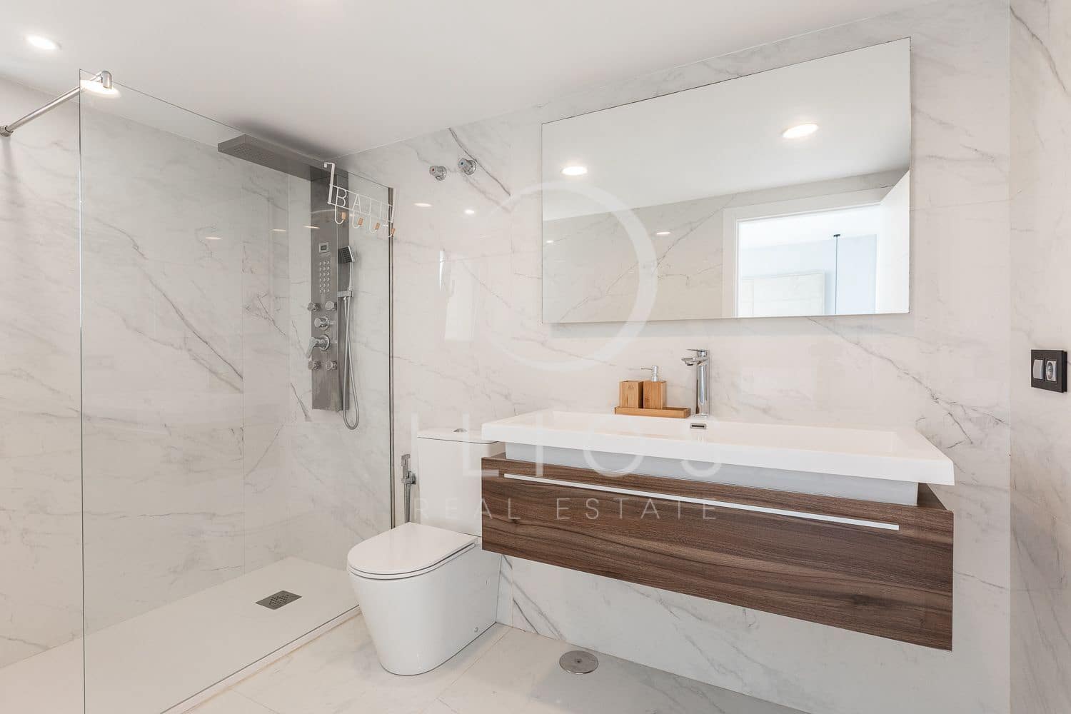 5 soveværelse Villa til salg i El Faro med swimmingpool - € 1.995.000 (Ref: 7685812)