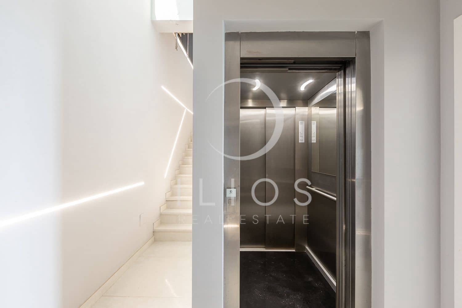 5 soveværelse Villa til salg i El Faro med swimmingpool - € 1.995.000 (Ref: 7685812)