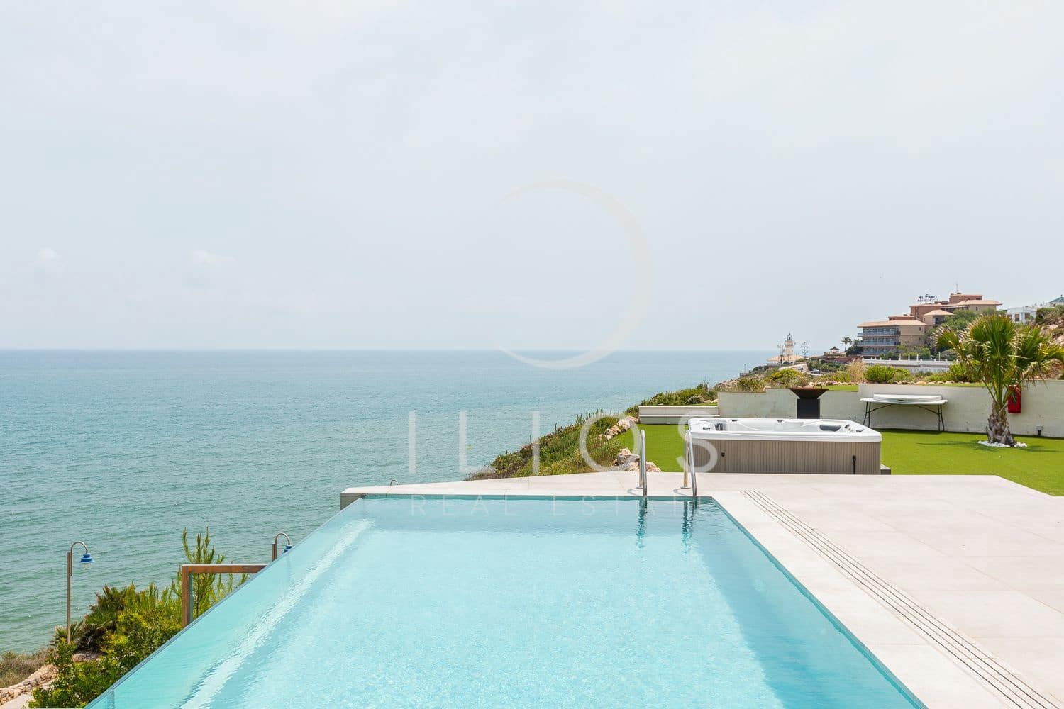 5 soveværelse Villa til salg i El Faro med swimmingpool - € 1.995.000 (Ref: 7685812)