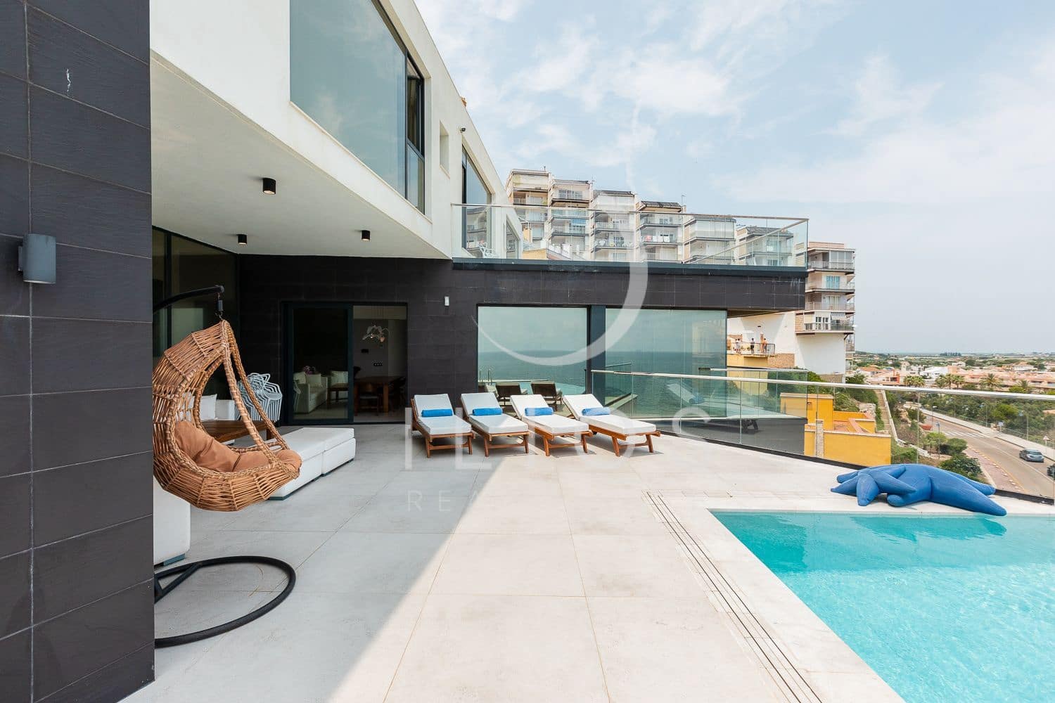 5 soveværelse Villa til salg i El Faro med swimmingpool - € 1.995.000 (Ref: 7685812)