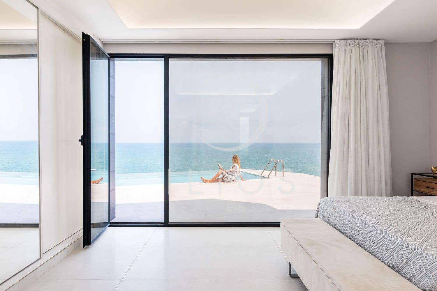 5 soveværelse Villa til salg i El Faro med swimmingpool - € 1.995.000 (Ref: 7685812)