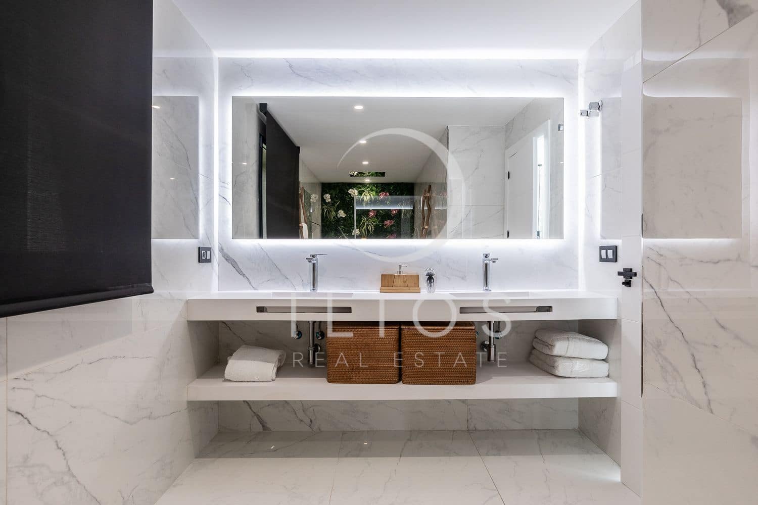 5 soveværelse Villa til salg i El Faro med swimmingpool - € 1.995.000 (Ref: 7685812)