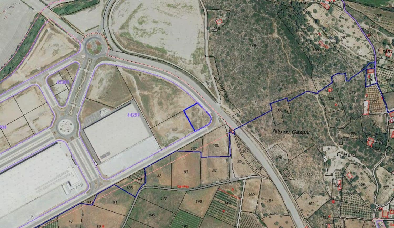 Ubebygd land til salgs i Chiva - € 350 000 (Ref: 8190460)