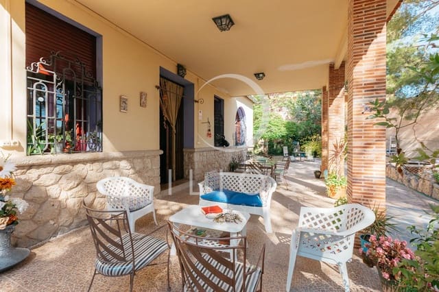 10 soverom Villa til salgs i Buñol med svømmebasseng - € 900 000 (Ref: 8327559)