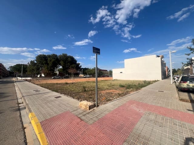 Mark till salu i Silla - 750 000 € (Ref: 8420332)