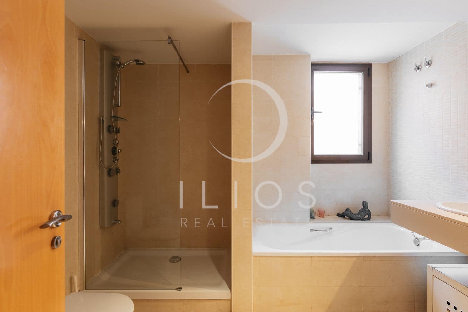 6 soverom Hus til salgs i Betera med svømmebasseng - € 630 000 (Ref: 8423409)