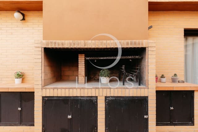 6 slaapkamer Huis te koop in Bétera met zwembad - € 630.000 (Ref: 8423409)