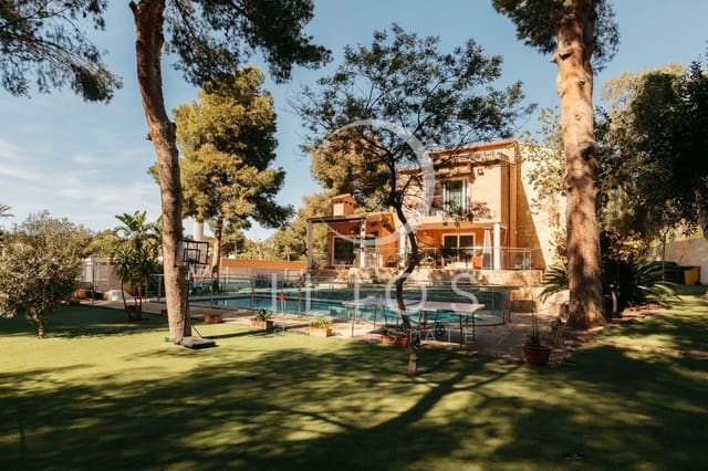 5 bedroom Villa for sale in Puçol with pool - € 1,250,000 (Ref: 8854610)