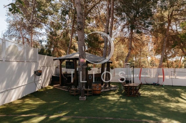 5 bedroom Villa for sale in Puçol with pool - € 1,250,000 (Ref: 8854610)