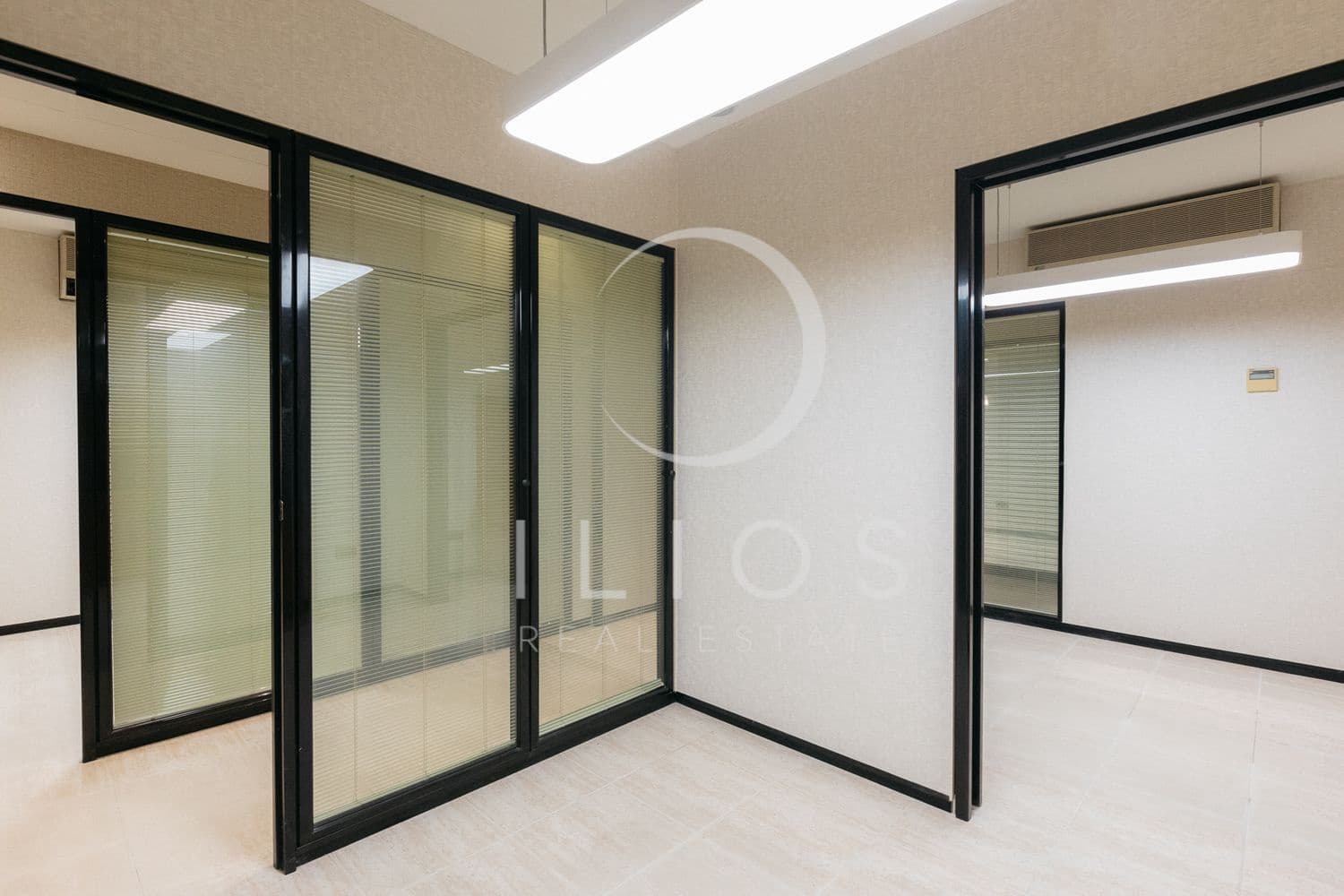 Erhverv til salg i Valencia by - € 800.000 (Ref: 8916187)