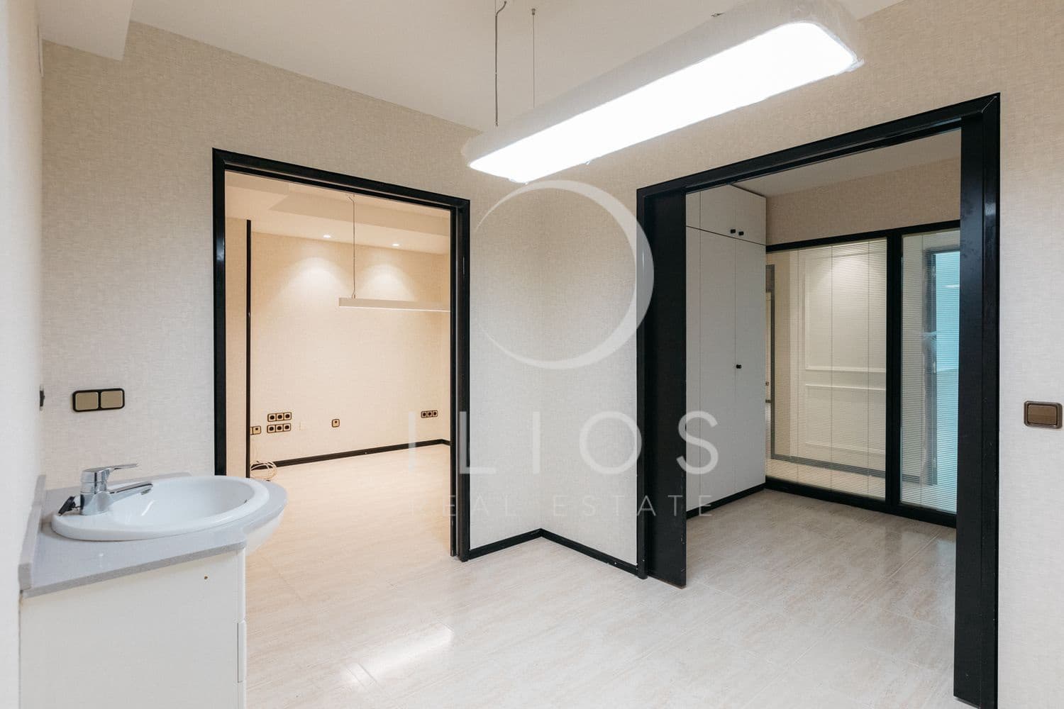 Erhverv til salg i Valencia by - € 800.000 (Ref: 8916187)