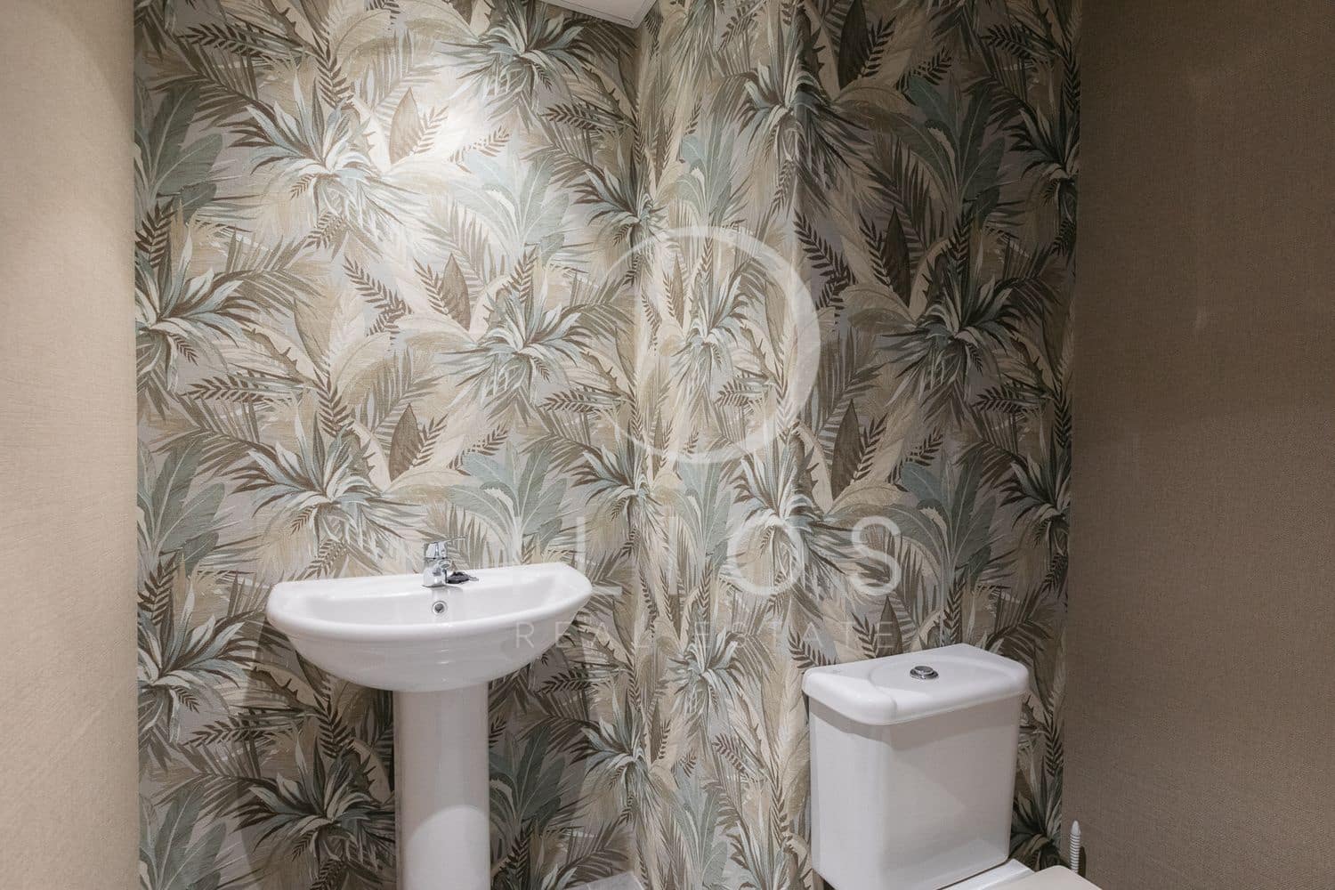 Erhverv til salg i Valencia by - € 800.000 (Ref: 8916187)