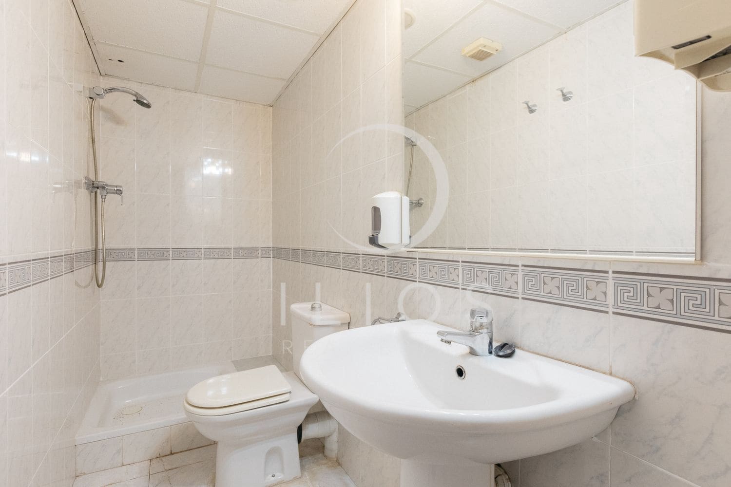 Commercial for sale in Valencia city - € 800,000 (Ref: 8916187)