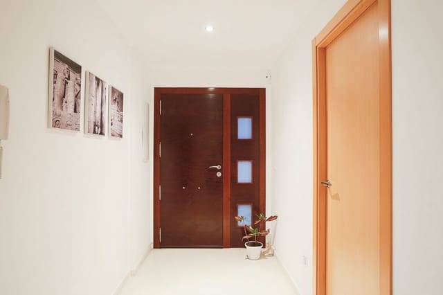 6 soverom Villa til salgs i Montserrat med svømmebasseng garasje - € 436 000 (Ref: 8981544)