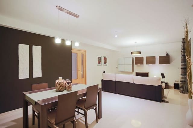 6 soverom Villa til salgs i Montserrat med svømmebasseng garasje - € 436 000 (Ref: 8981544)