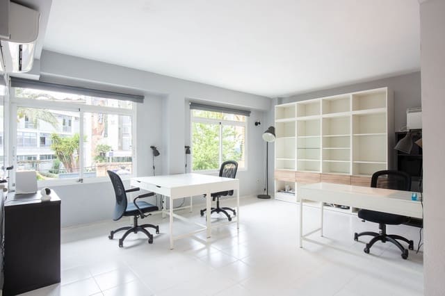 2 bedroom Apartment for sale in La Petxina, Valencia city - € 285,000 (Ref: 9073328)