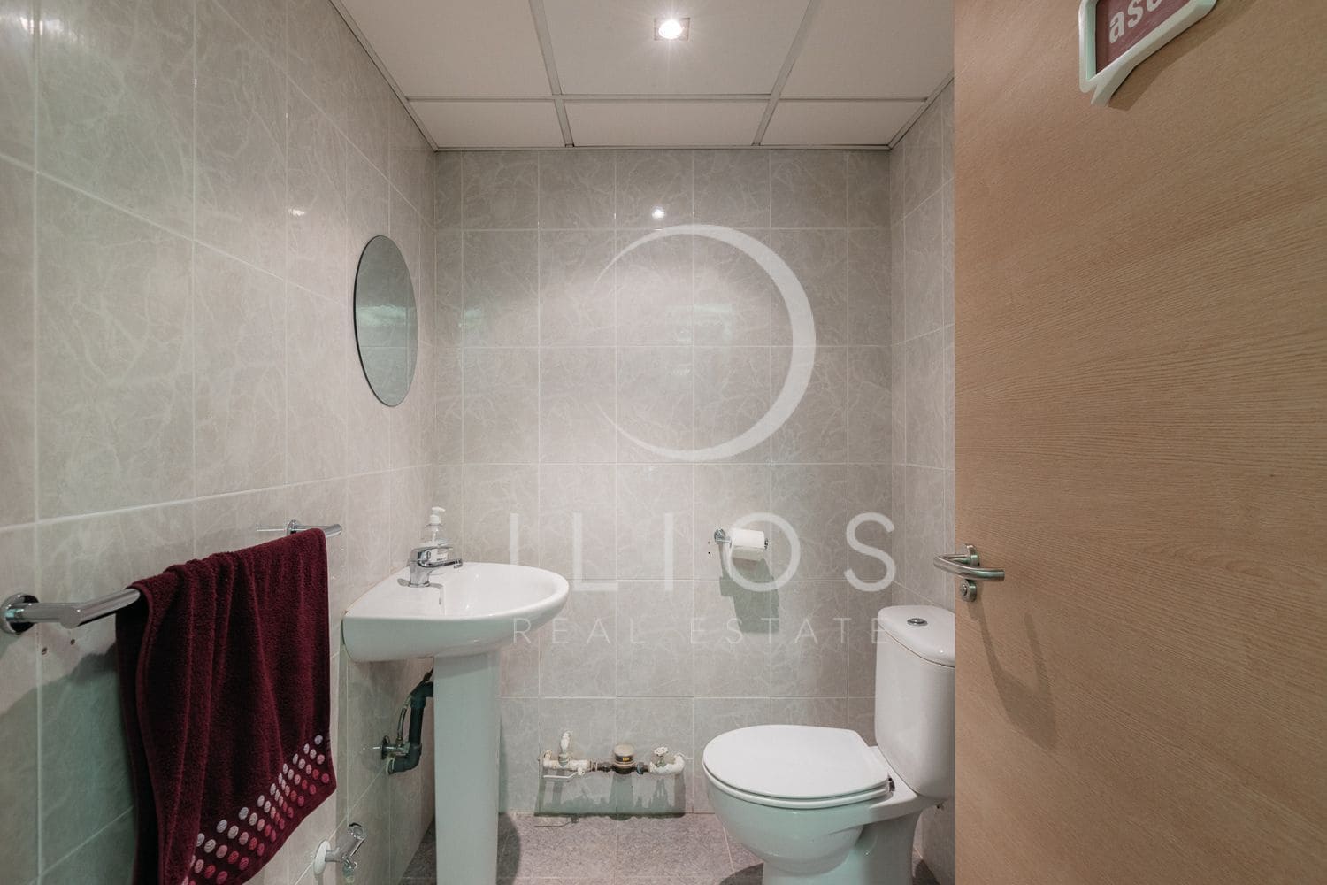 Kommersiell til leie i Valencia by - € 1 900 (Ref: 9075035)