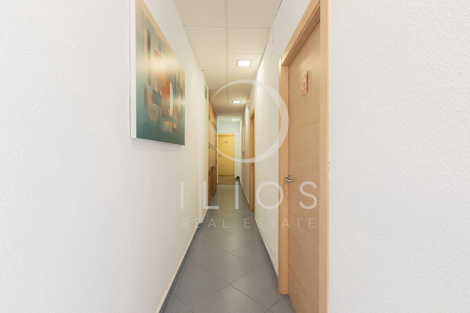 Kommersiell til leie i Valencia by - € 1 900 (Ref: 9075035)