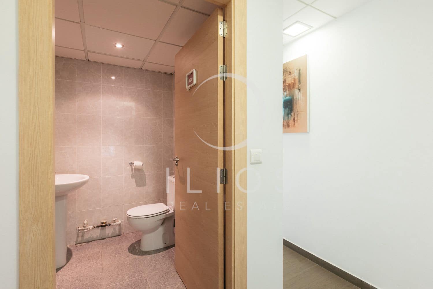 Kommersiell til leie i Valencia by - € 1 900 (Ref: 9075035)