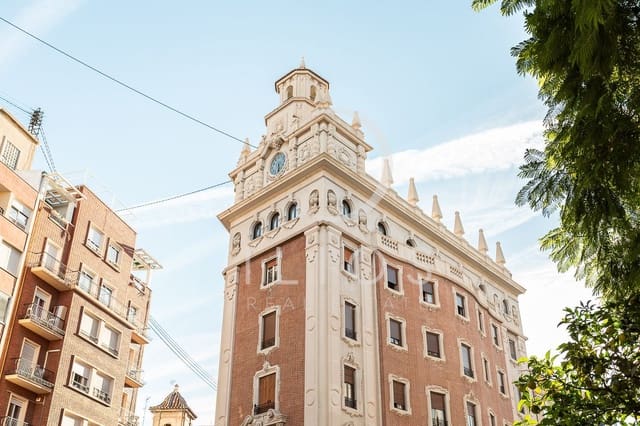 Commercial for sale in Russafa, Valencia city - € 750,000 (Ref: 9142686)