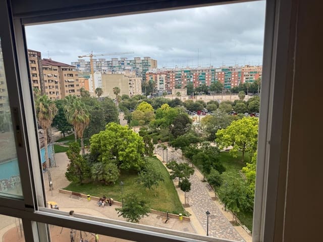 2 soveværelse Lejlighed til leje i La Creu del Grau, Valencia by - € 1.200 (Ref: 9143477)