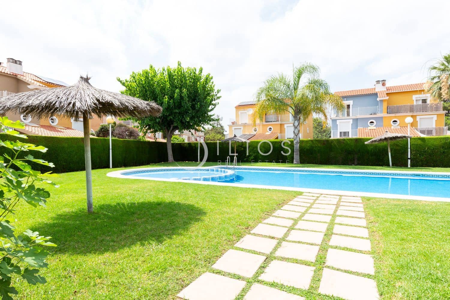 4 soveværelse Byhus til salg i Betera med swimmingpool - € 599.000 (Ref: 9152101)