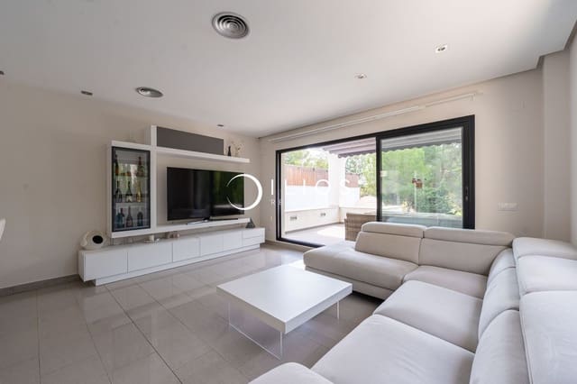 4 soverom Villa til salgs i Chiva med svømmebasseng - € 805 000 (Ref: 9312607)