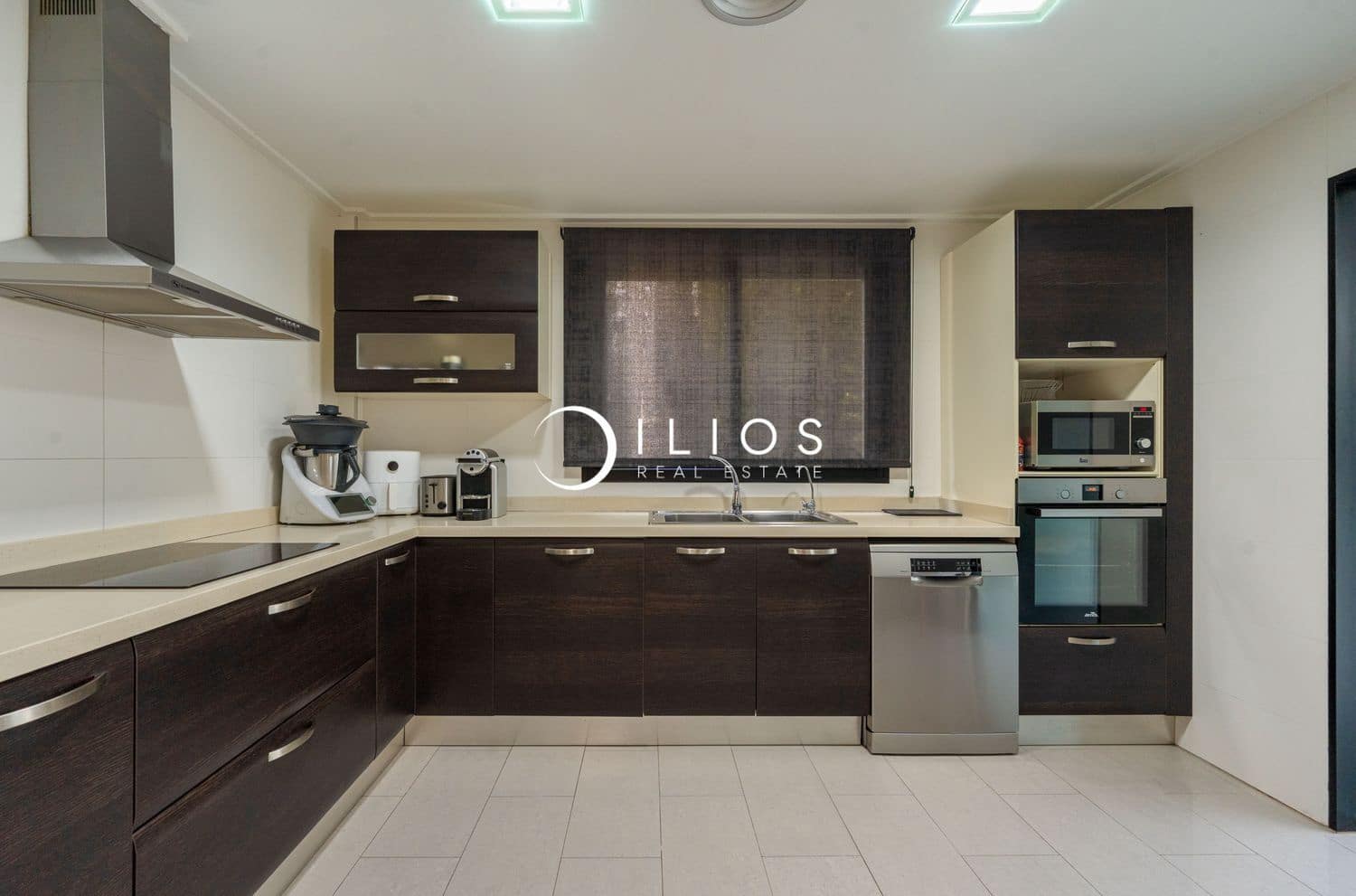 4 bedroom Villa for sale in Chiva with pool - € 789,000 (Ref: 9312607)