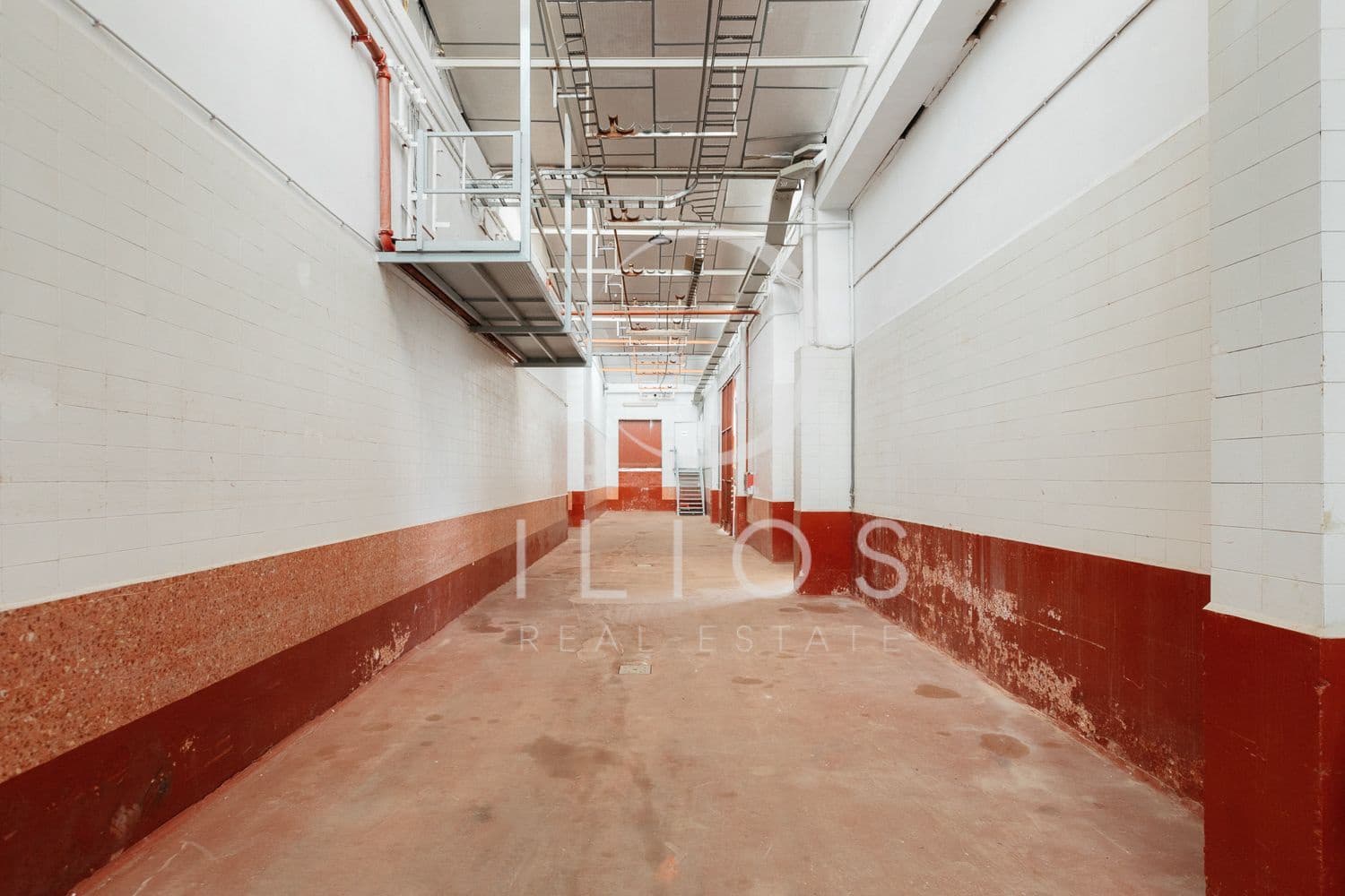 Kaupallinen myytävänä paikassa Vilamarxant / Villamarchante - 2 000 000 € (Ref: 9387662)