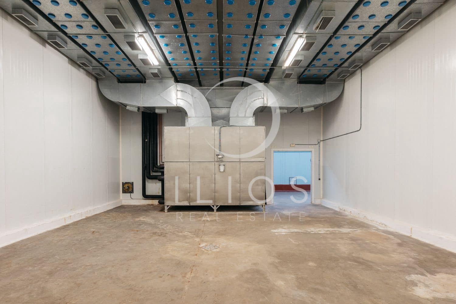 Kaupallinen myytävänä paikassa Vilamarxant / Villamarchante - 2 000 000 € (Ref: 9387662)