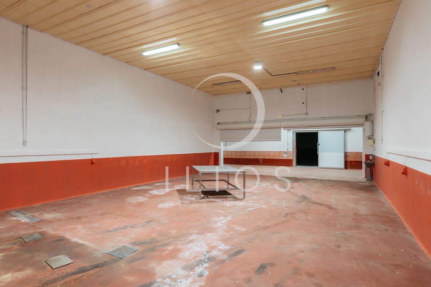 Kaupallinen myytävänä paikassa Vilamarxant / Villamarchante - 2 000 000 € (Ref: 9387662)