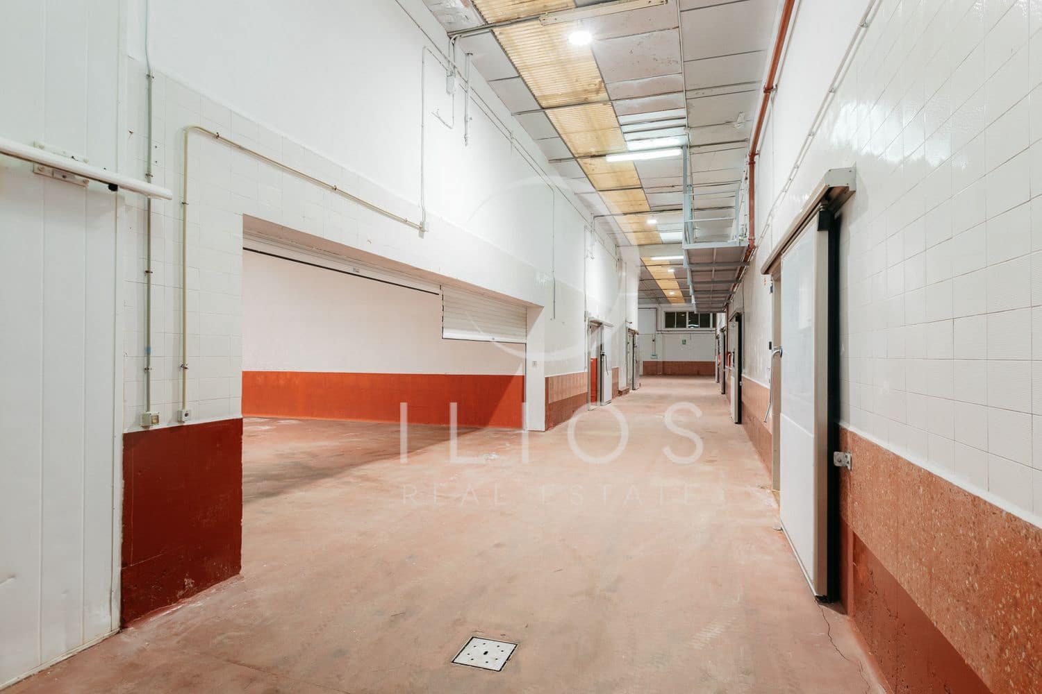 Kaupallinen myytävänä paikassa Vilamarxant / Villamarchante - 2 000 000 € (Ref: 9387662)